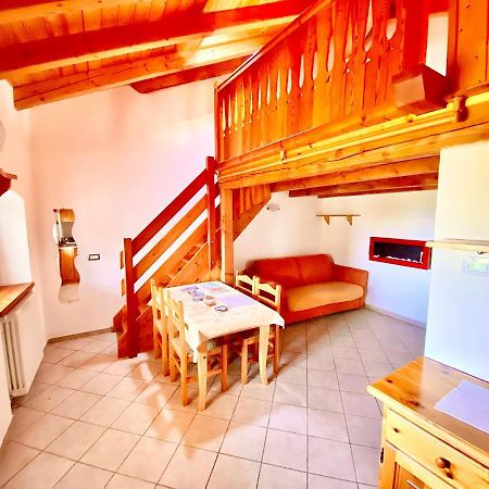 Attico Panoramico Con Soppalco Lejlighed Gignod Eksteriør billede