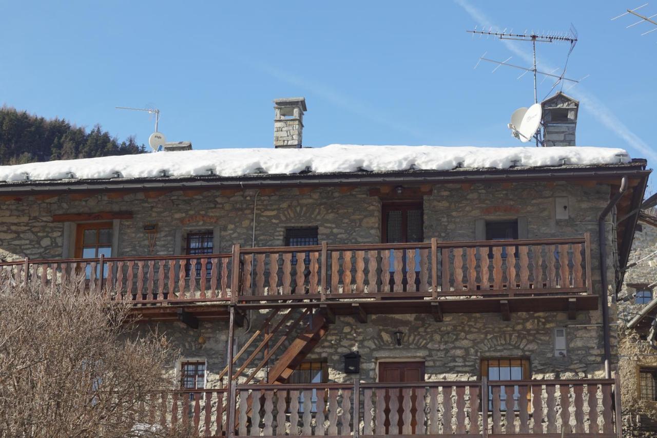Attico Panoramico Con Soppalco Lejlighed Gignod Eksteriør billede